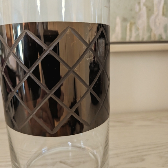 Etched Glass Vase - Picture 6 of 7